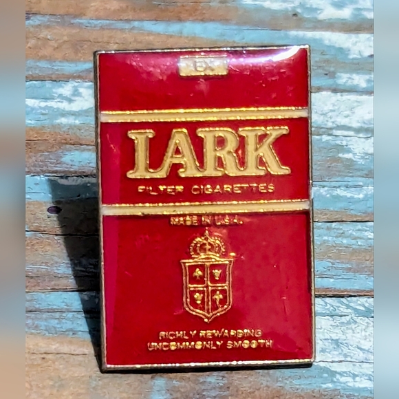 Vintage 5 Piece Bundle of Pins and Lark Cigarettes Tac - Picture 5 of 12